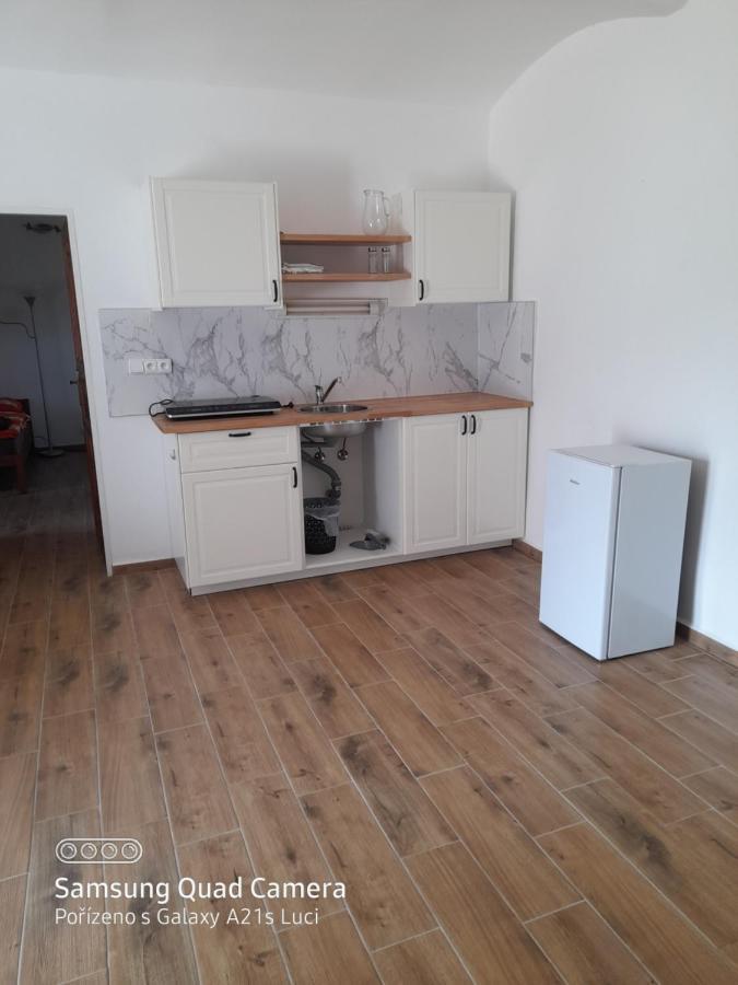 Apartamento Kojan Jílovice Exterior foto