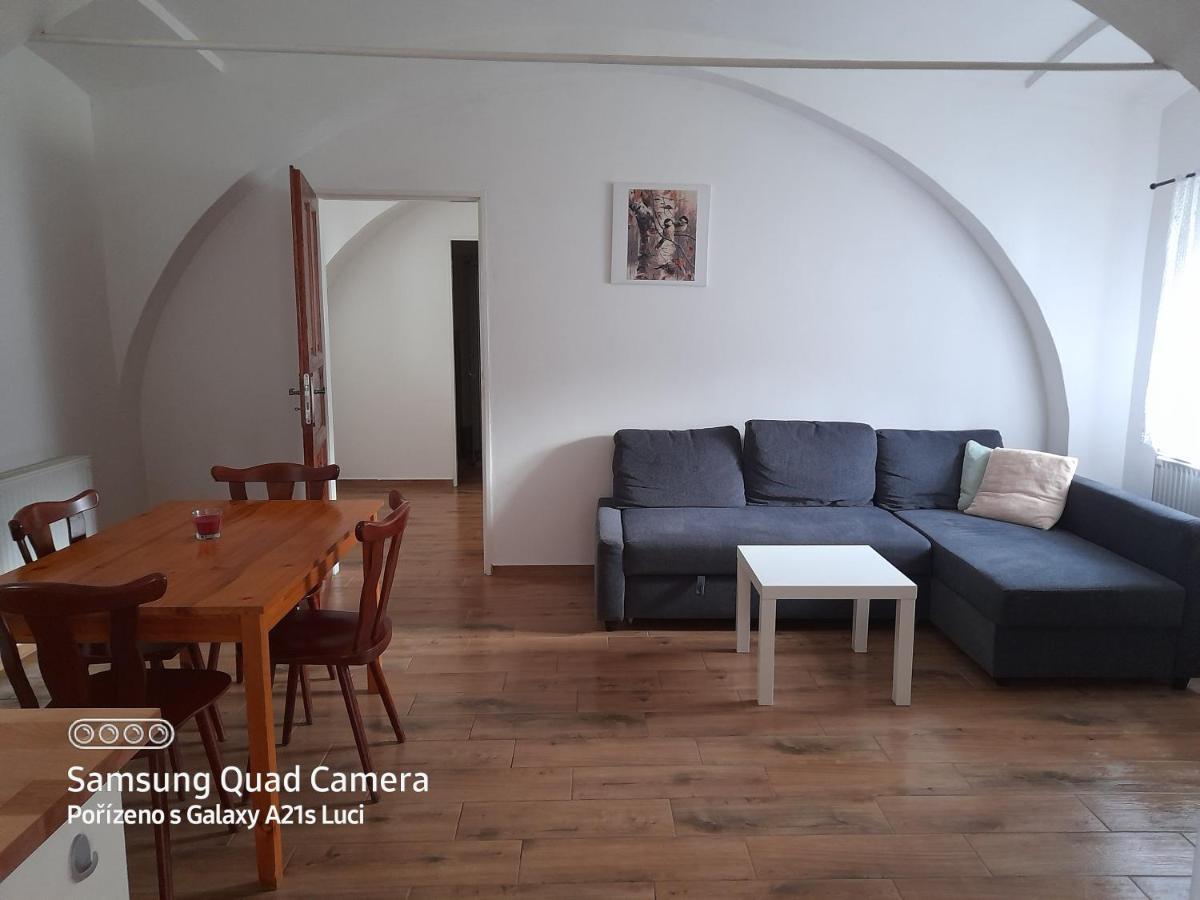 Apartamento Kojan Jílovice Exterior foto