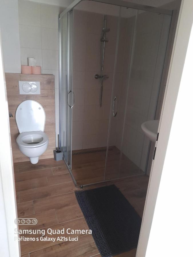 Apartamento Kojan Jílovice Exterior foto